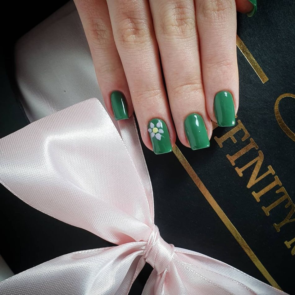 De la albastru gheață la verde jad: cele 5 culori din beauty anunțate de Pinterest Palette 2026