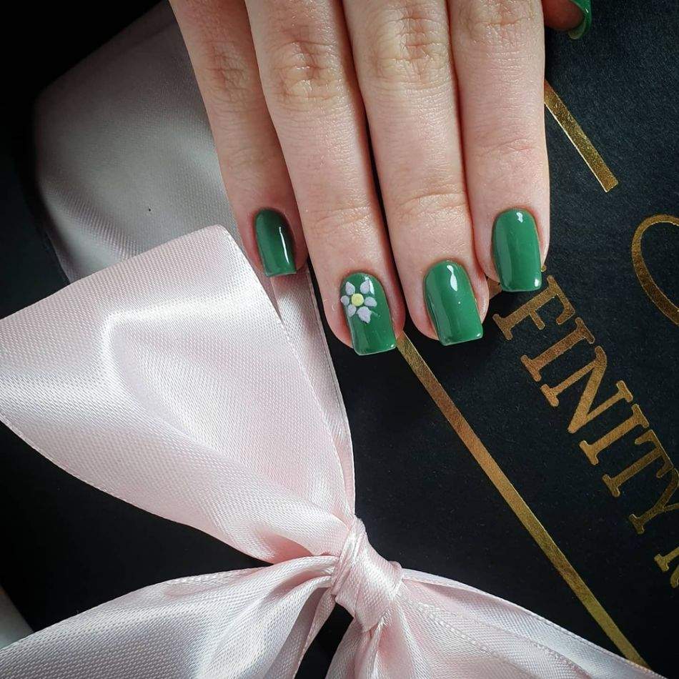 De la albastru gheață la verde jad: cele 5 culori din beauty anunțate de Pinterest Palette 2026