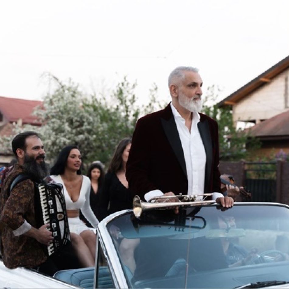 Damian Drăghici și Smiley lansează S-a furat mireasa, noul hit al nunților românești 