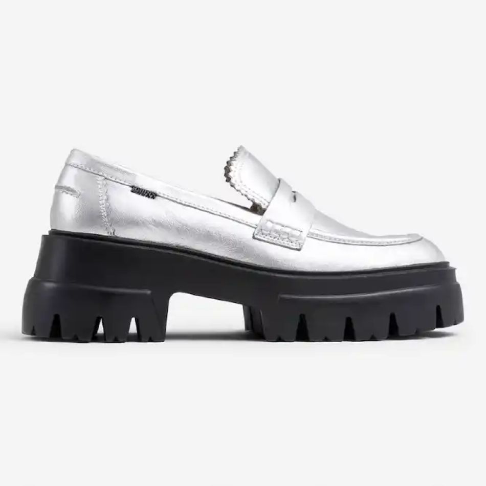 Strălucirea modernă: Cum integrezi accente metalice în ținutele tale