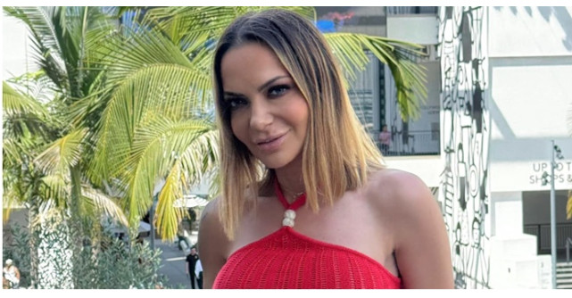 Andreea Antonescu, moment stânjenitor pe scenă. Artista a cântat fără spectatori