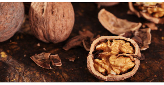 Ce minuni face pentru organism o cura cu nuci tinuta toamna