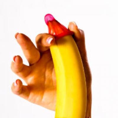 Pilula vs. prezervativ: Cum se protejeaza romanii?