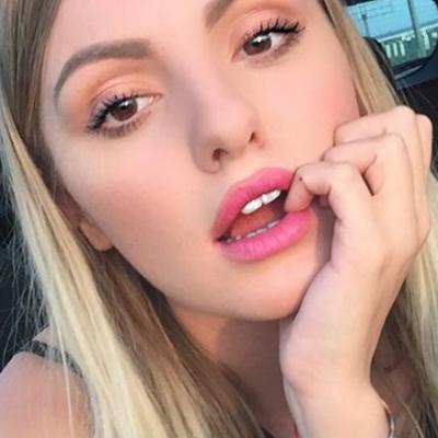Alexandra Stan iubește din nou, după doar trei luni de la divorț! Vezi cine a făcut-o pe artistă să zâmbească din nou