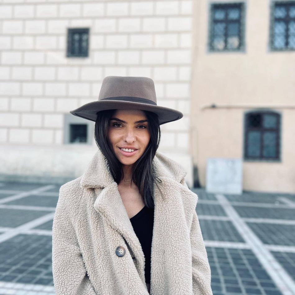 Mellina se confruntă cu probleme grave de sănătate! Diagnosticul este incert, iar artista s-a apucat de terapie