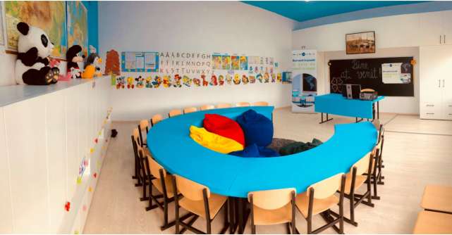 P&G şi designerul Adela Pârvu au transformat o sală de clasă în a doua casă pentru copiii din Rași, Ialomiţa