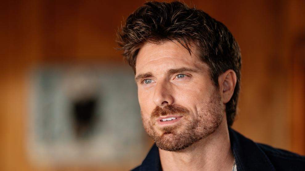 Interviu cu Marcus Rosner din Sullivan's Crossing: Actor, regizor și tată. ”Sunt atras de povești ancorate în realitate”