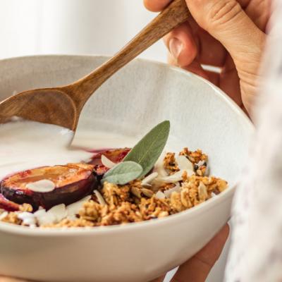 Te-ai plictisit de ovaz la micul dejun? Incearca Chai Quinoa, o varianta absolut divina!