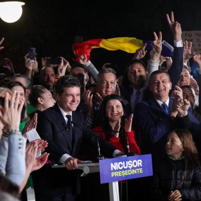 Nicuşor Dan: Mulţumiri cetăţenilor români din Republica Moldova. Împreună vom continua drumul european