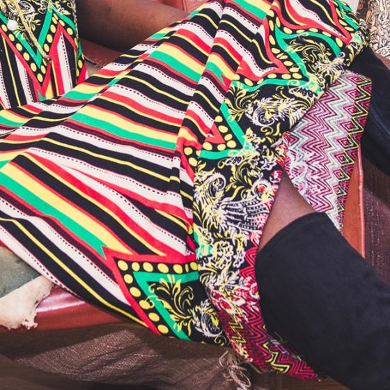 Cum porți rochiile Hippie cu motive etnice în sezonul rece