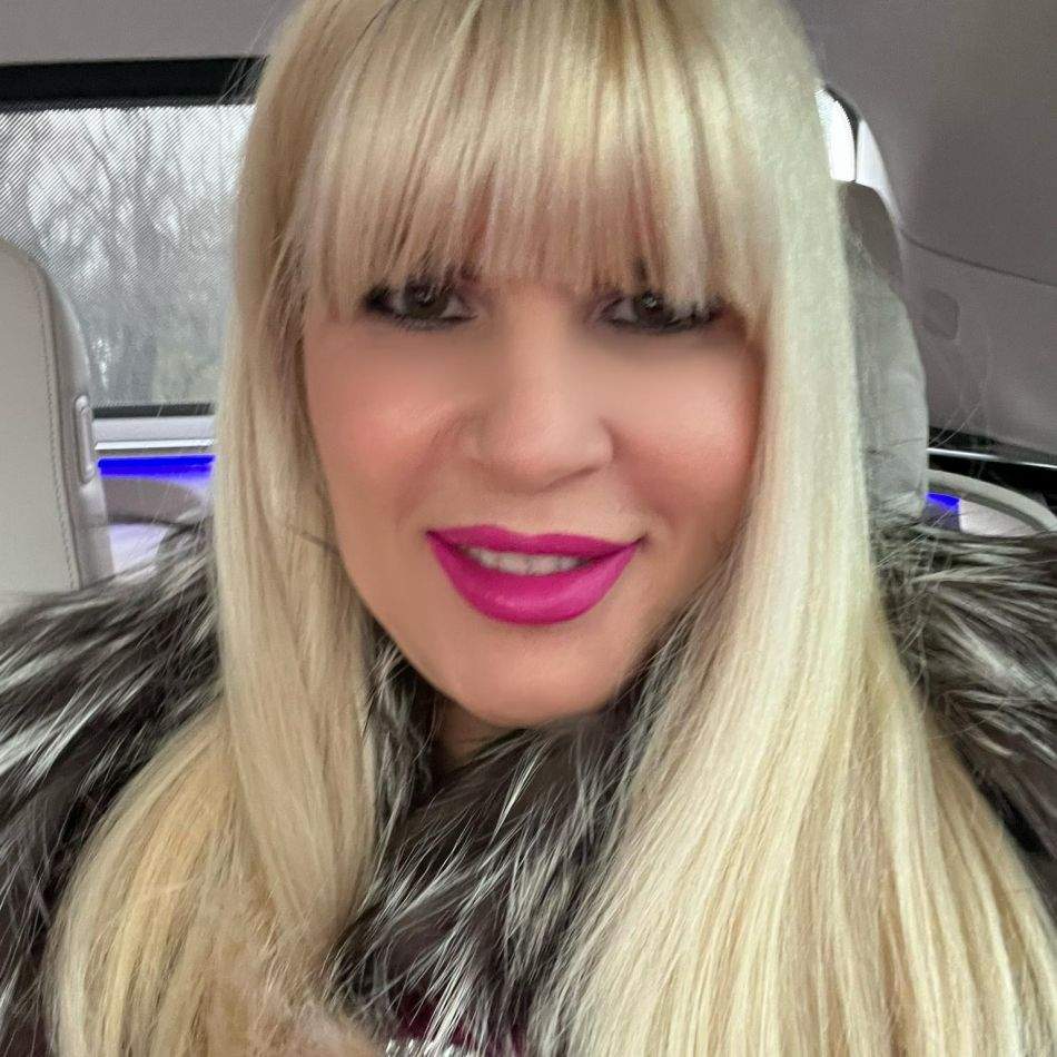 Elena Udrea, fericită departe de agitația orașului. Cum își petrece timpul alături de fiica sa, Eva: Încă un motiv pentru care..