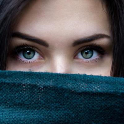 Ce se ascunde in spatele nevoii de a fi draguta cu toata lumea. Explicatiile psihoterapeutului