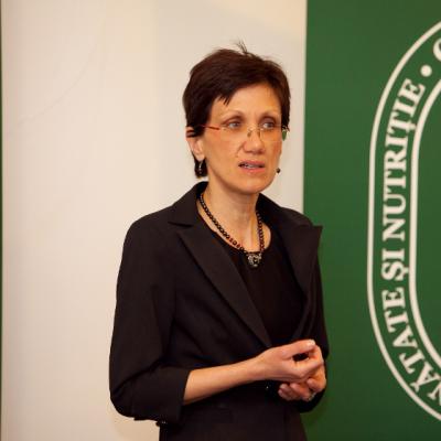 Dr. Corina Zugravu: Alimente si bauturi vitaminizante pentru zilele de vara