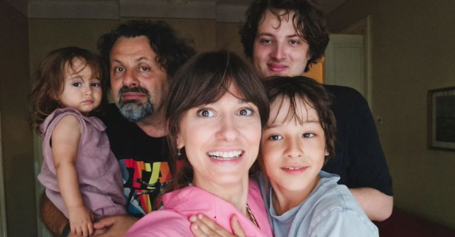 Dana Rogoz, despre relația specială a copiilor săi cu Barbu, fiul soțului ei dintr-o altă căsnicie: Sperăm să fie mereu uniți