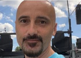 Pe Călin Goia îl cunoaște o țară întreagă, însă puțini știu ce familie fruoasă are! Artistul are 3 baieți cu care se mândrește!