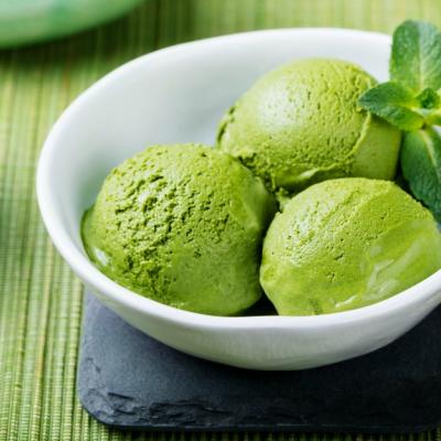 Verde fistic - din culorile trendy ale primaverii 2017