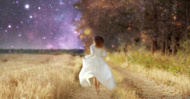 Trebuie să înveți să renunți la trecut. Eliberează-te de el. Oricum nu ai deținut niciodată controlul asupra lui