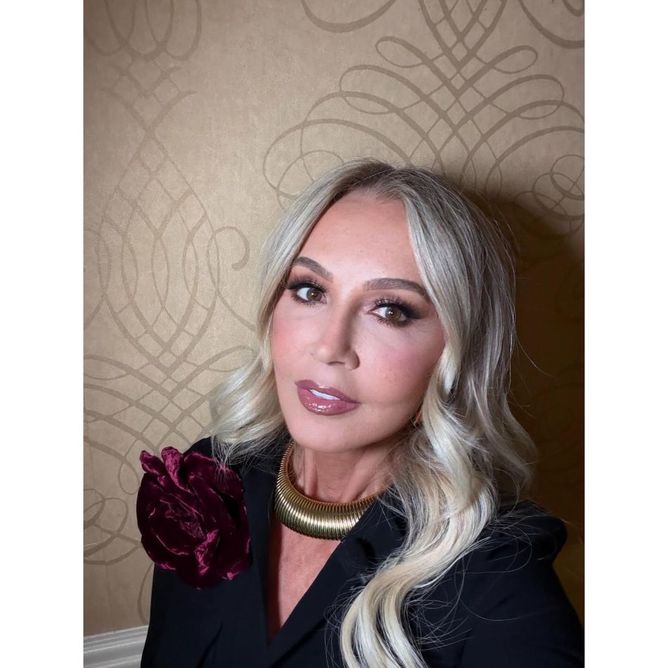 Anastasia Soare, criticată dur pentru rochia albă purtată la nunta nepotului: Rochie alba ar trebui sa aiba doar mireasa!