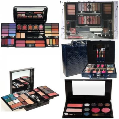 Truse de machiaj sub 100 lei