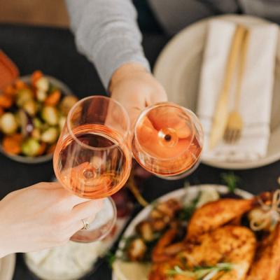 Vinul potrivit la momentul potrivit – momentele speciale din viață trebuie sărbătorite cu un vin pe măsură