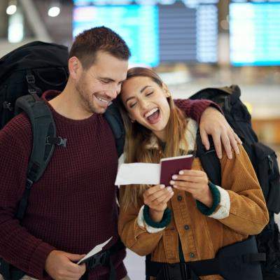Cum arată luna iubirii pentru români în 2026: bilete de avion cadou, escapade solo și vacanțe cu prietenii