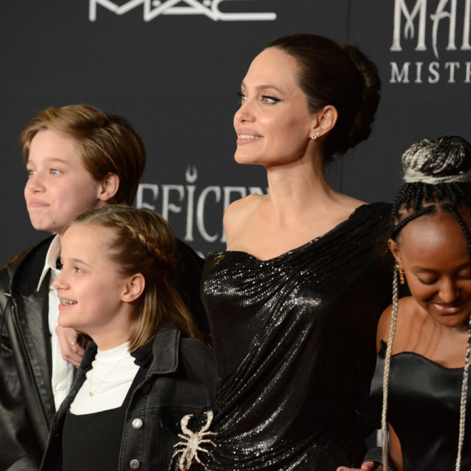 Angelina Jolie își arată cicatricile pentru prima dată, la mai bine de un deceniu după dubla mastectomie