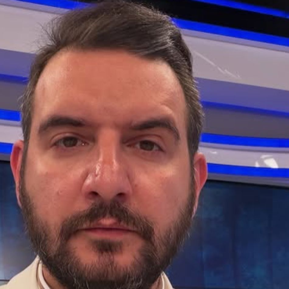 Avocatul Adrian Cuculis intervine în scandalul dintre Valentin Sanfira și Codruța Filip: De ce ai divorțat pe cale amiabilă?