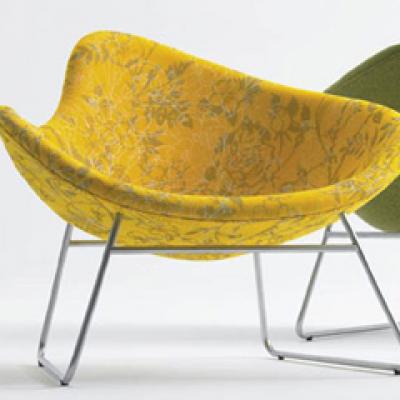 Trend alert: mobilier si accesorii galbene