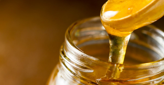 Cum deosebesti mierea naturala de cea artificiala