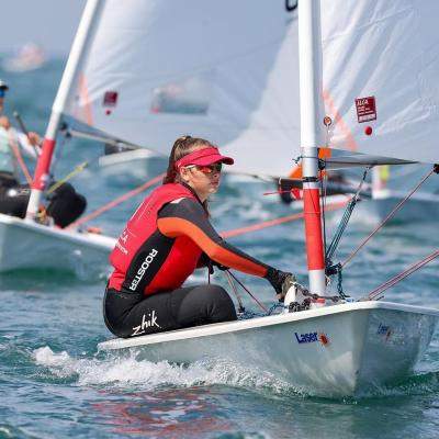 Performanță de elită la doar 16 ani: Constănțeanca Ana-Maria Hurmuzache, viitorul yachtingului românesc 
