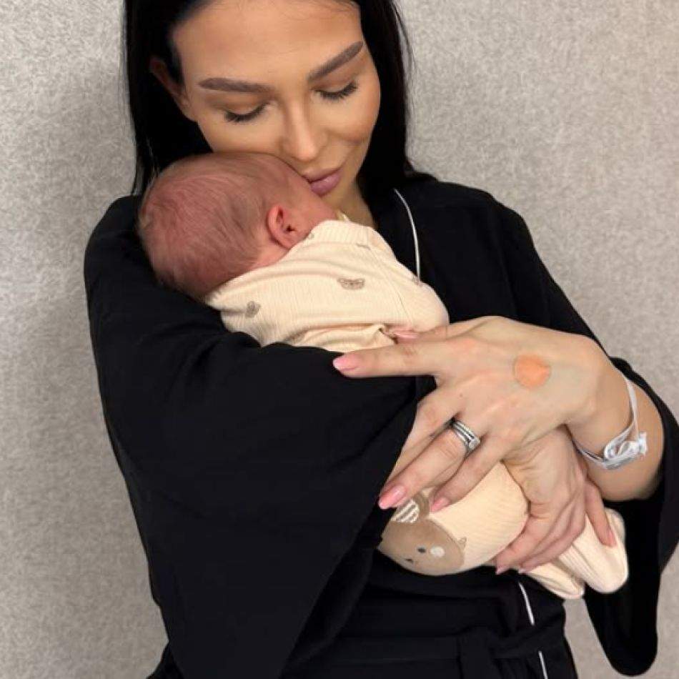 Francisca și TJ Miles au devenit părinți! Primele imagini cu micuța Clara Lia 