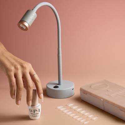  Sistemul inteligent care îți oferă unghii perfecte în timp record