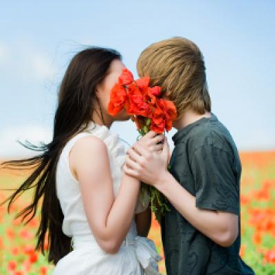 Iubirea, cu firimituri de fericire se hraneste