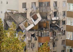 Trei persoane reținute în cazul exploziei din Rahova: ancheta continuă, blocul ar putea fi demolat