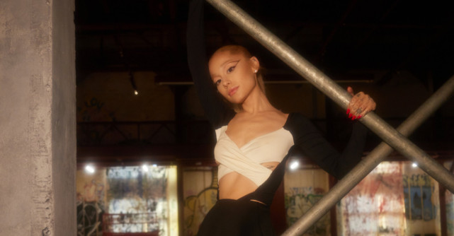 Ariana Grande a revenit cu single-ul 'Yes, And?'