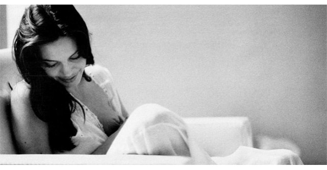 Cele mai intime imagini cu Angelina Jolie, facute de Brad Pitt