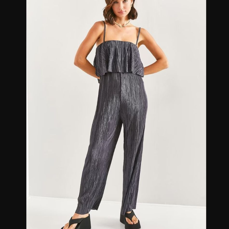 20 de salopete de damă. Cum le purtăm în funcție de siluetă? Tendințe și recomandări pentru anul 2024