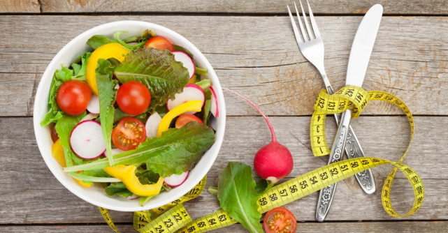 Cum să-ți păstrezi greutatea de Paște? 5 pași pentru a te menține în formă de sărbători