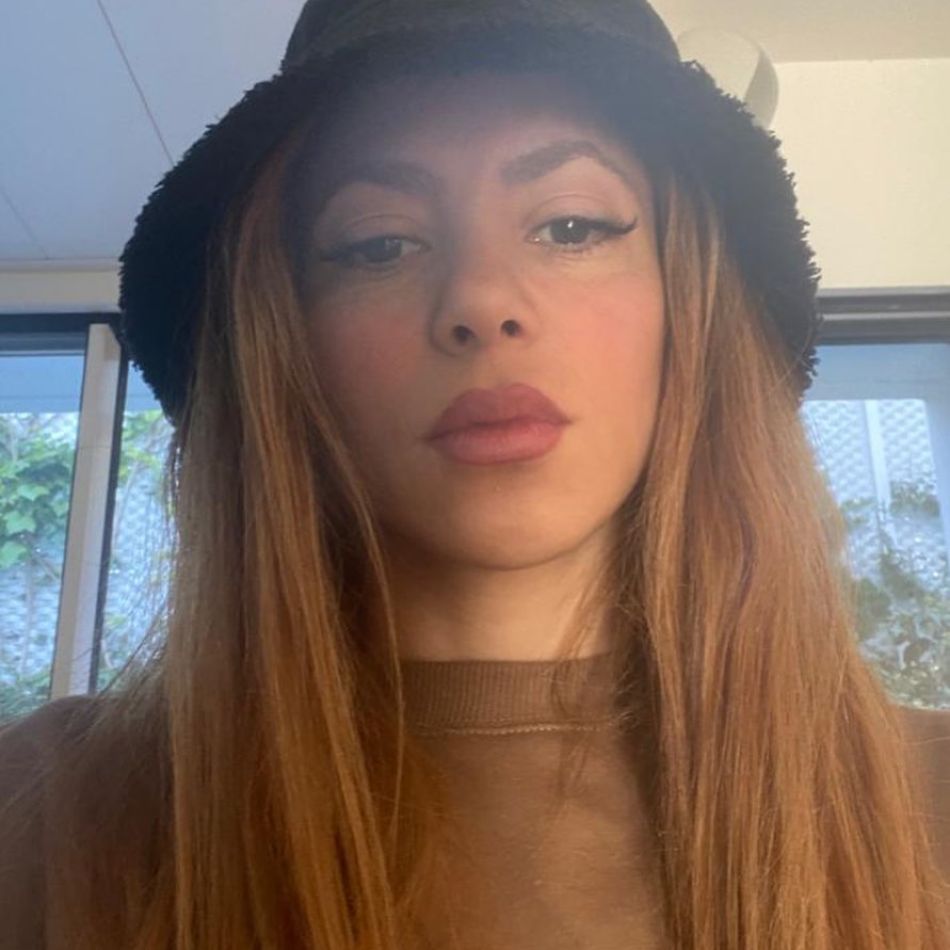 Shakira iubește din nou!Artista are o relație cu Lucien Laviscount, actorul de care s-a îndrăgostit la fimările videoclipului ei