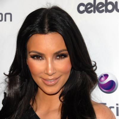 Kim Kardashian si Jessica Simpson vin cu Stirile zilei