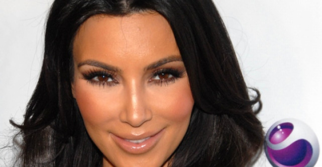 Kim Kardashian si Jessica Simpson vin cu Stirile zilei