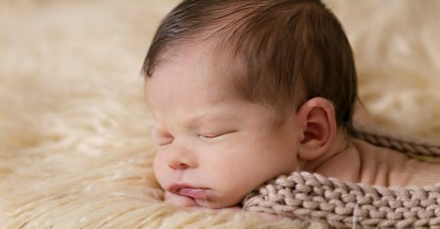 Cum alegem o păturică pentru bebe