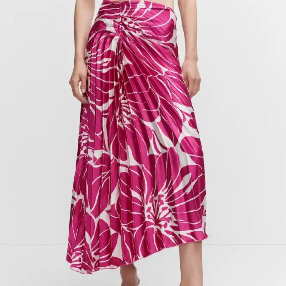 Fustele plisate: 20 de modele minunate pentru orice garderobă