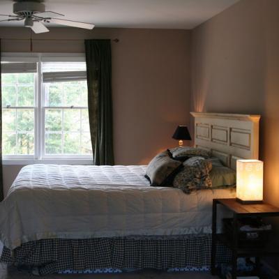 Inainte si dupa: transformarea unui dormitor, cu putini bani