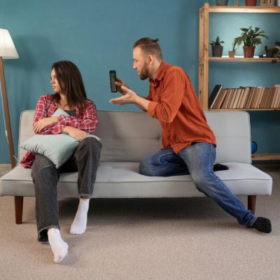 Obsesia nu e dragoste, gelozia nu e dragoste, controlul nu e dragoste