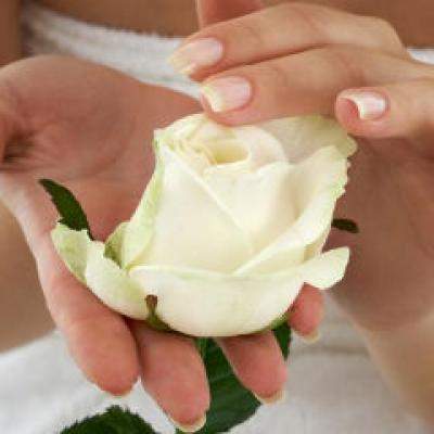 Cum sa-ti intaresti unghiile prin remedii naturiste grozave