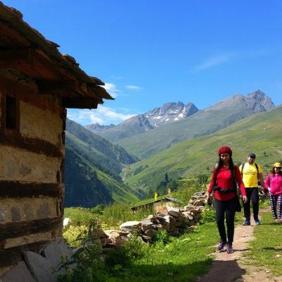 Locuri montane mai puțin cunoscute pe care să faci hiking în România