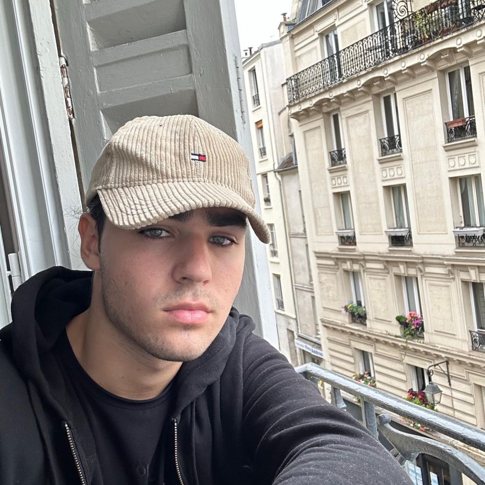 Radu Bănică, gest emoționant de ziua mamei sale:Imagini rare cu Camelia Constantinescu. Andreea Marin a reacționat imediat