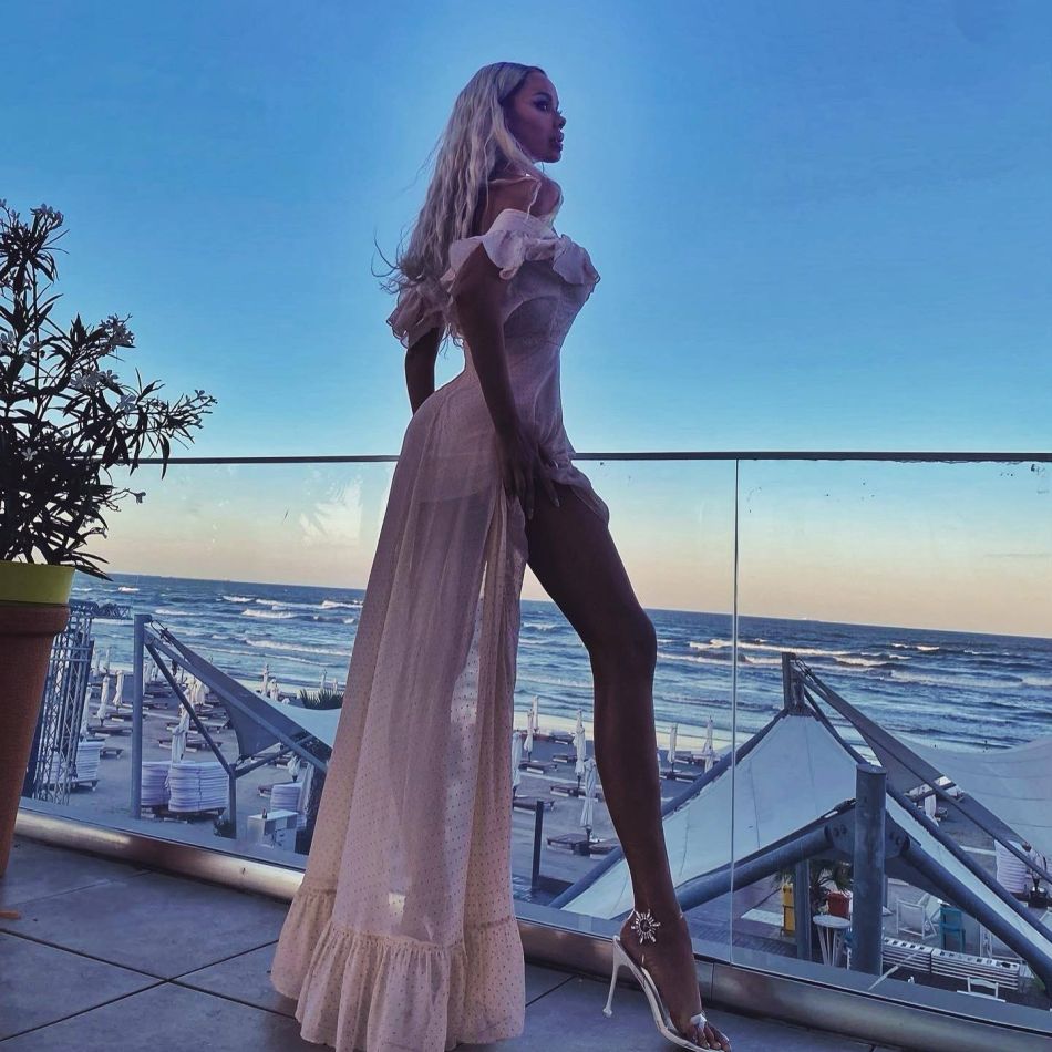 Bianca Drăgușanu, apariție de senzație la ziua de naștere a lui Gabi Bădălău: invitații au rămas mască!