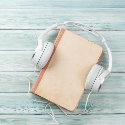 15 cărți audio pe care să le asculți înainte să adormi 